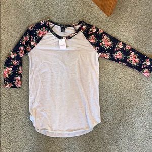 rue21 small 3/4 sleeve floral shirt!!